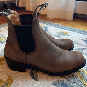 BLUNDSTONE #1673 HEELED BOOTS - Antique Brown (Women’s US Size 9, AUS Size 6)